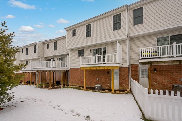 271 Overlook Ct, Robinson Twp, PA 15108