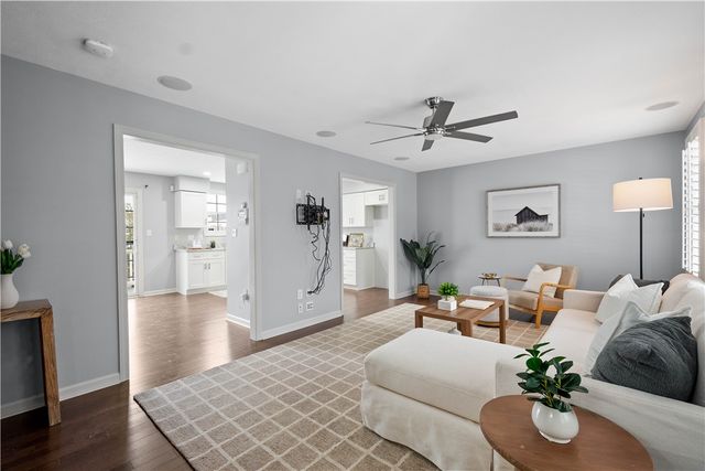 271 Overlook Ct, Robinson Twp, PA 15108