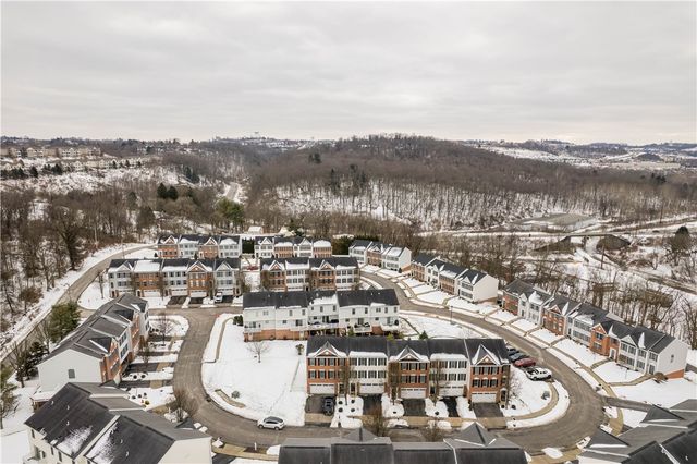 271 Overlook Ct, Robinson Twp, PA 15108