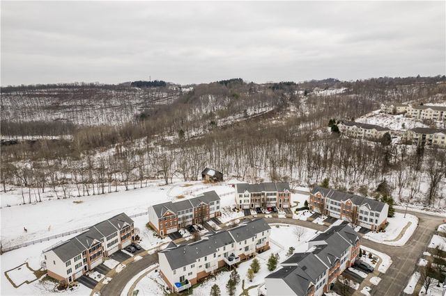 271 Overlook Ct, Robinson Twp, PA 15108