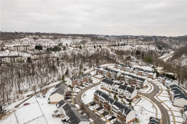 271 Overlook Ct, Robinson Twp, PA 15108