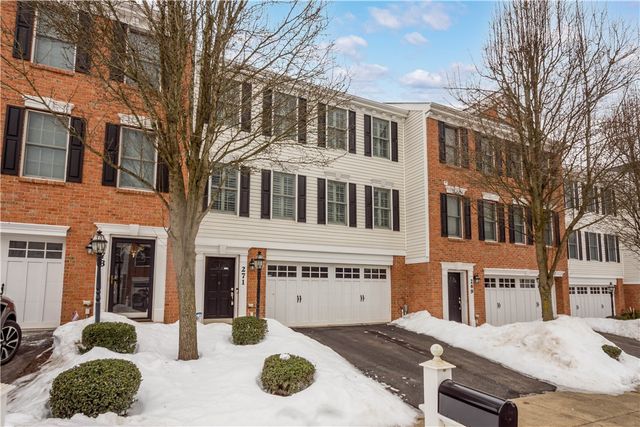 271 Overlook Ct, Robinson Twp, PA 15108