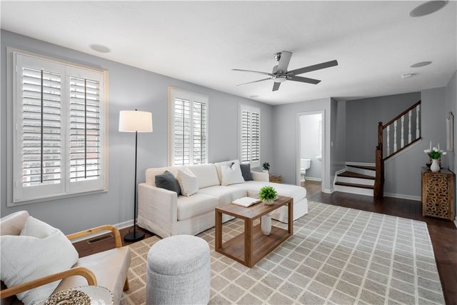 271 Overlook Ct, Robinson Twp, PA 15108