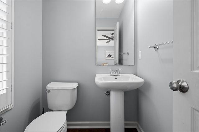 271 Overlook Ct, Robinson Twp, PA 15108