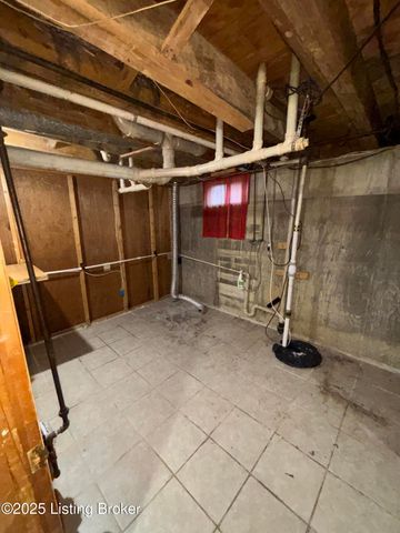 5302 Wiseman Ct, Louisville, KY 40272