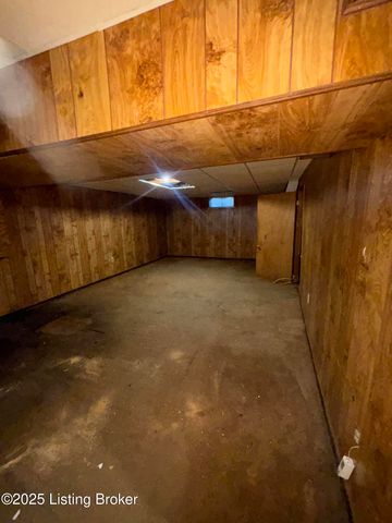 5302 Wiseman Ct, Louisville, KY 40272