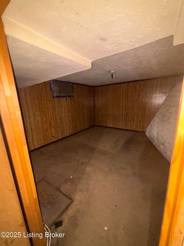 5302 Wiseman Ct, Louisville, KY 40272