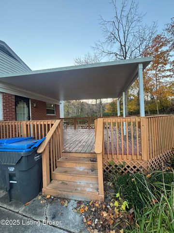 5302 Wiseman Ct, Louisville, KY 40272