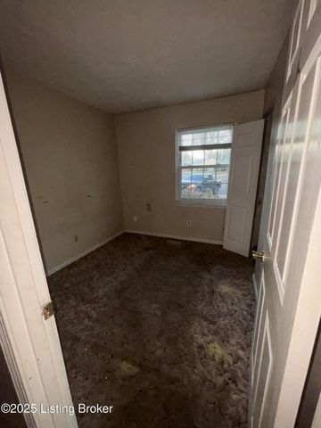 5302 Wiseman Ct, Louisville, KY 40272