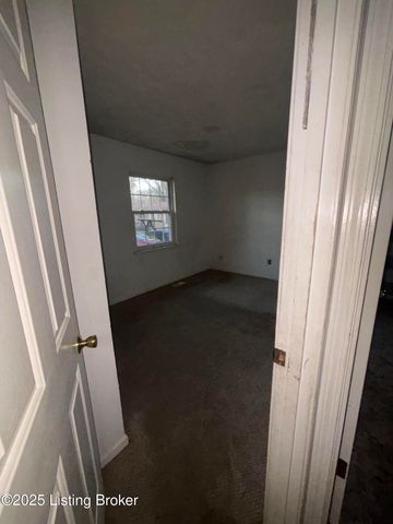 5302 Wiseman Ct, Louisville, KY 40272