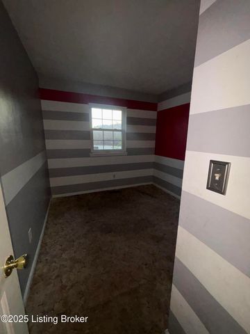 5302 Wiseman Ct, Louisville, KY 40272