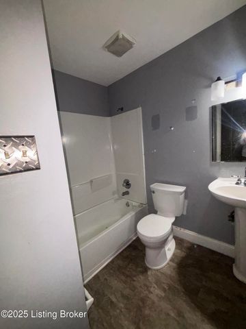 5302 Wiseman Ct, Louisville, KY 40272