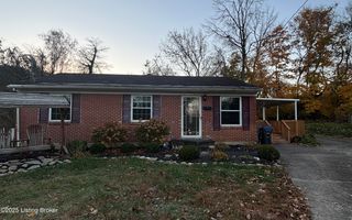 5302 Wiseman Ct, Louisville, KY 40272