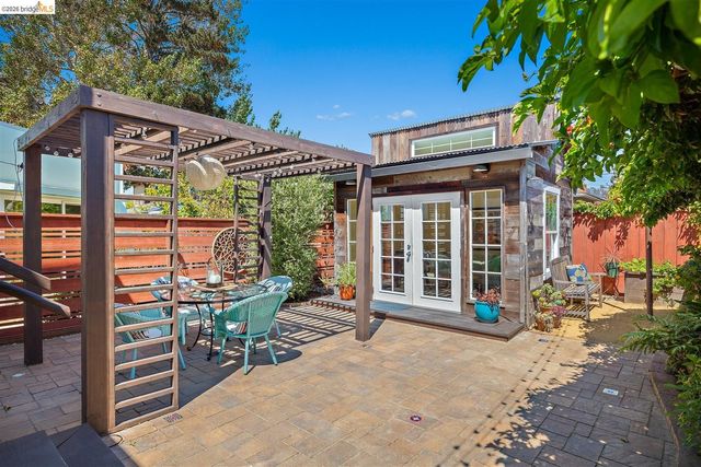 621 Kains Ave, Albany, CA 94706