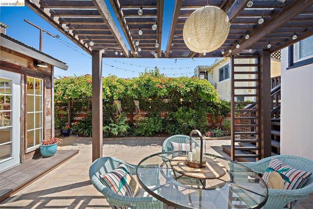 621 Kains Ave, Albany, CA 94706