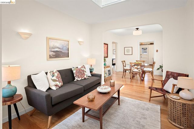 621 Kains Ave, Albany, CA 94706