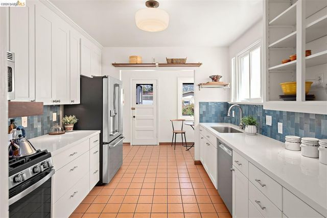 621 Kains Ave, Albany, CA 94706