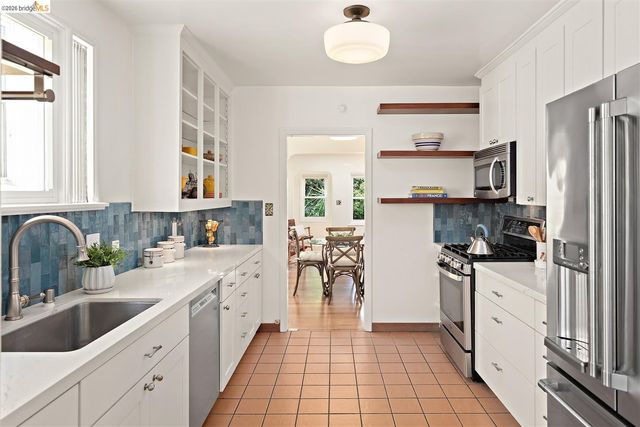 621 Kains Ave, Albany, CA 94706