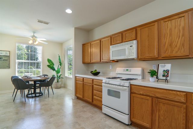 398 Marigold Ln, Lincoln, CA 95648
