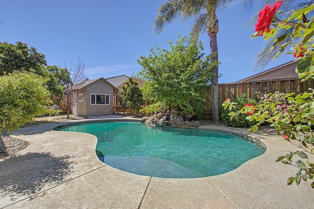 1753 Mills, Los Banos, CA 93635