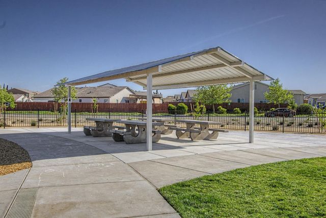 1753 Mills, Los Banos, CA 93635