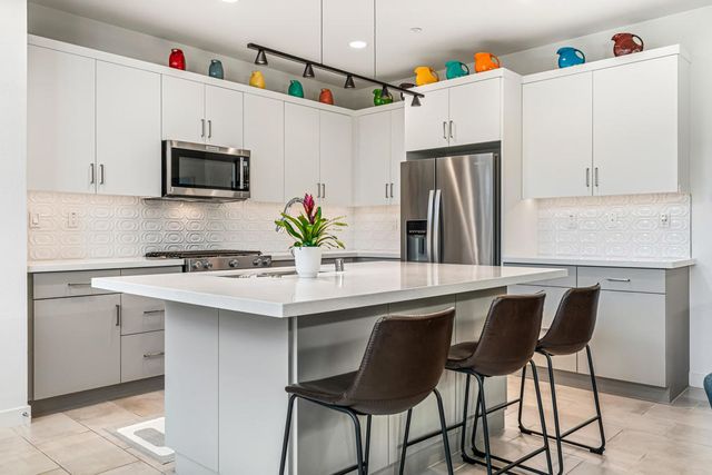 2718 Dancing Sands Drive, Palm Springs, CA 92262