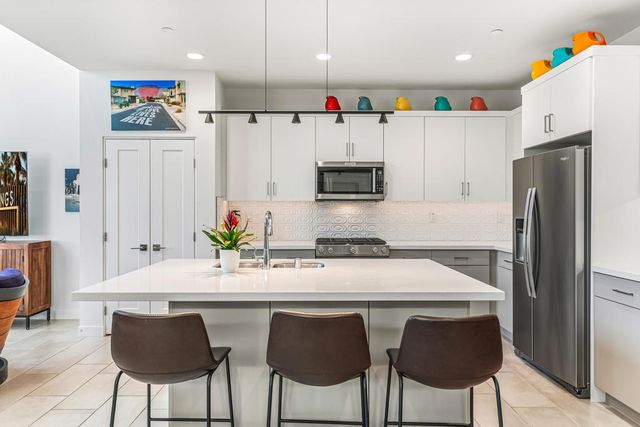 2718 Dancing Sands Drive, Palm Springs, CA 92262