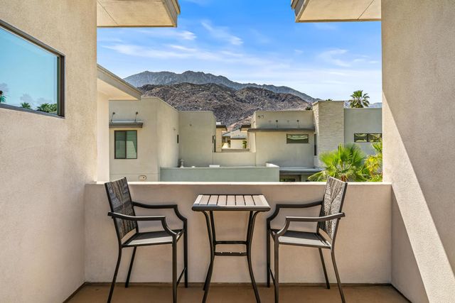 2718 Dancing Sands Drive, Palm Springs, CA 92262