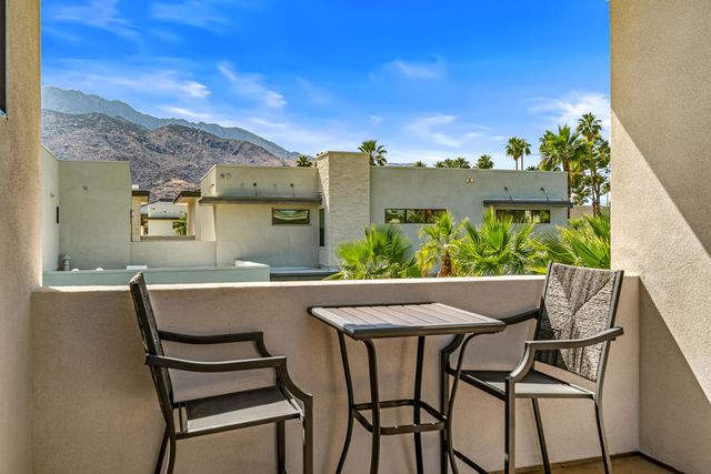2718 Dancing Sands Drive, Palm Springs, CA 92262