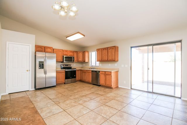 1860 S MORENO Drive, Apache Junction, AZ 85120