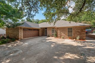 5409 Chimney Rock Road, Fort Worth, TX 76112