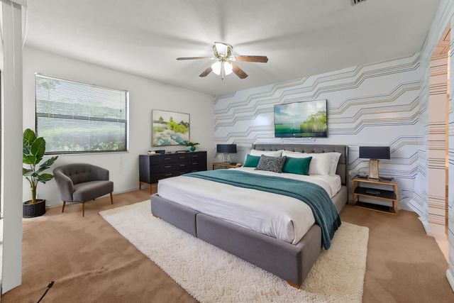 105 Lakeview Drive E, Royal Palm Beach, FL 33411