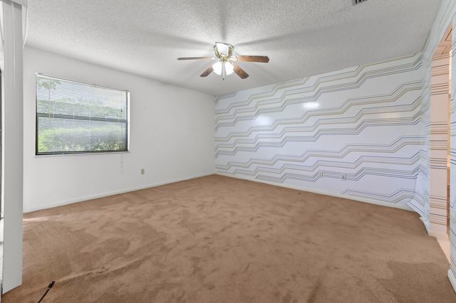 105 Lakeview Drive E, Royal Palm Beach, FL 33411