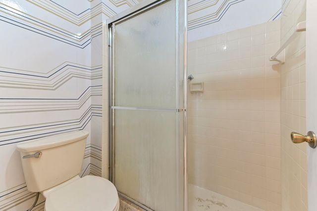 105 Lakeview Drive E, Royal Palm Beach, FL 33411
