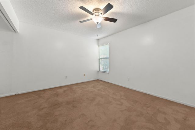 105 Lakeview Drive E, Royal Palm Beach, FL 33411