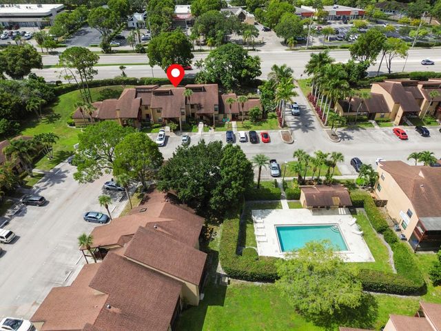 105 Lakeview Drive E, Royal Palm Beach, FL 33411