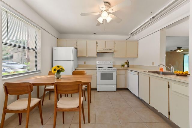 105 Lakeview Drive E, Royal Palm Beach, FL 33411