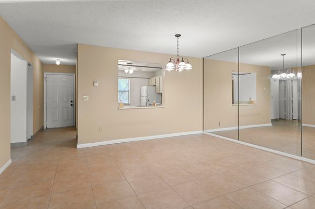 105 Lakeview Drive E, Royal Palm Beach, FL 33411