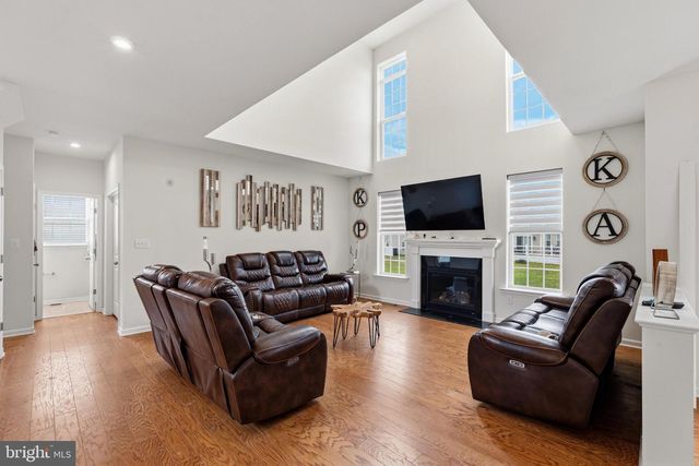 30 CHARLESTON CIR, Dover, DE 19904