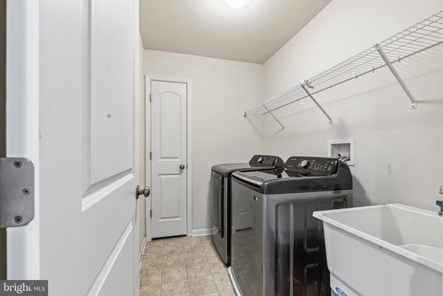 30 CHARLESTON CIR, Dover, DE 19904
