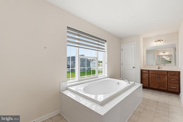 30 CHARLESTON CIR, Dover, DE 19904