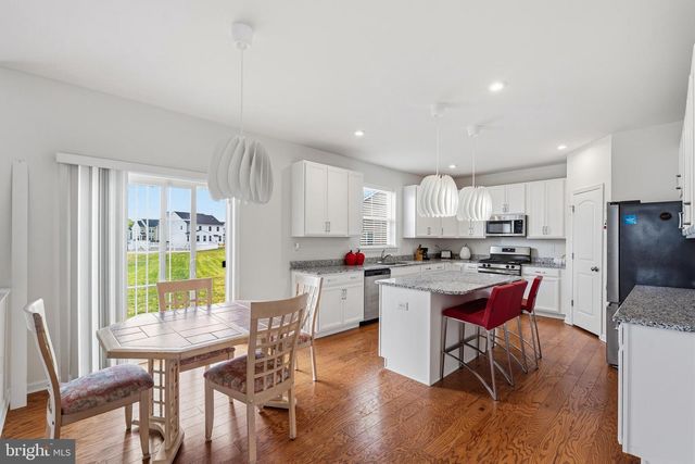 30 CHARLESTON CIR, Dover, DE 19904