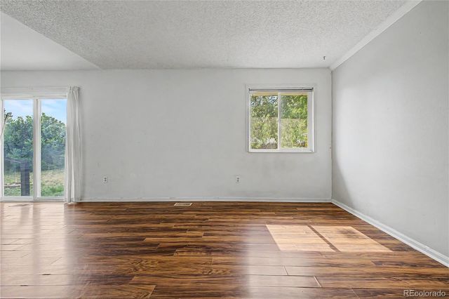 10015 Beach Street, Denver, CO 80260