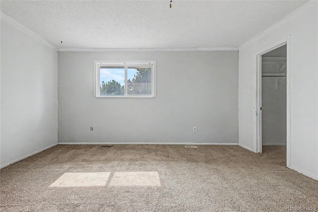 10015 Beach Street, Denver, CO 80260