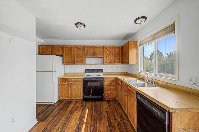 10015 Beach Street, Denver, CO 80260