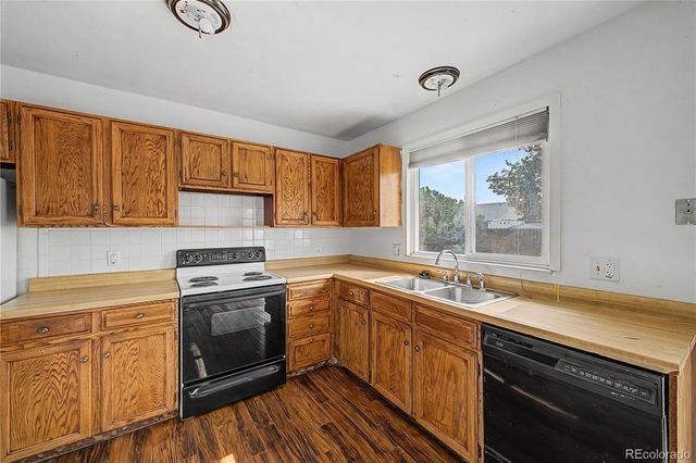 10015 Beach Street, Denver, CO 80260