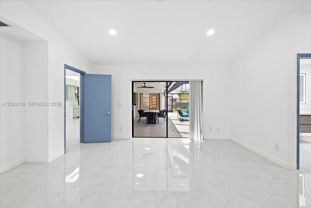 9272 NW 18th St, Plantation, FL 33322