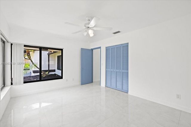 9272 NW 18th St, Plantation, FL 33322