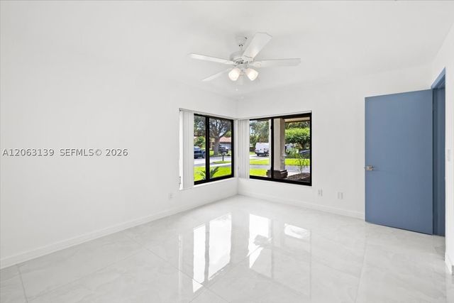 9272 NW 18th St, Plantation, FL 33322