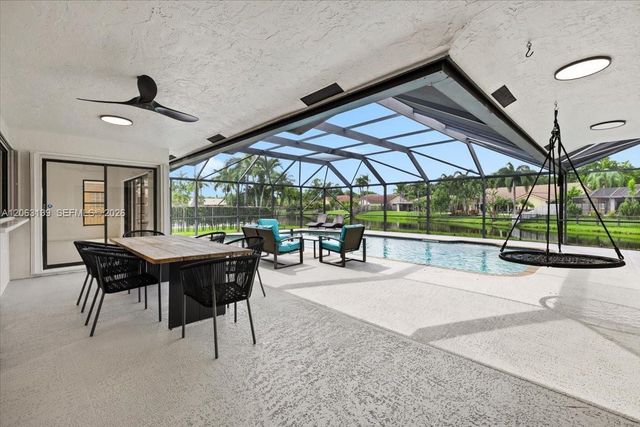 9272 NW 18th St, Plantation, FL 33322